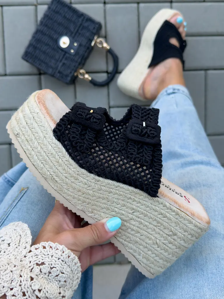 Horgolt platformos papucs CORALA