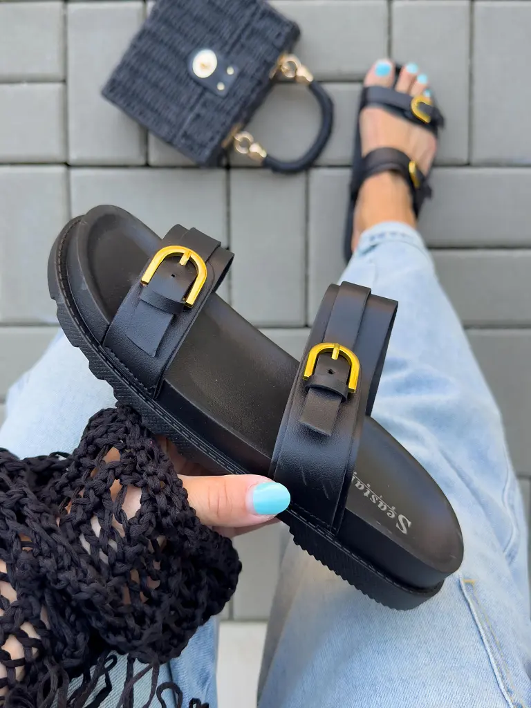 Fekete papucs arany színű dísszel MARCIA - next