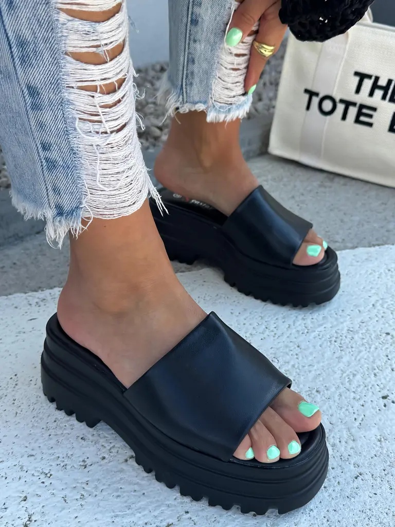 Platformos női papucs YOLANDA - next