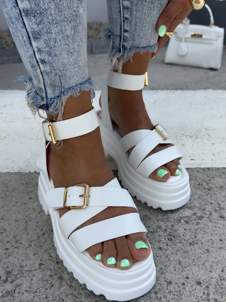 Fehér szandál arany színű díszekkel SHENAYA