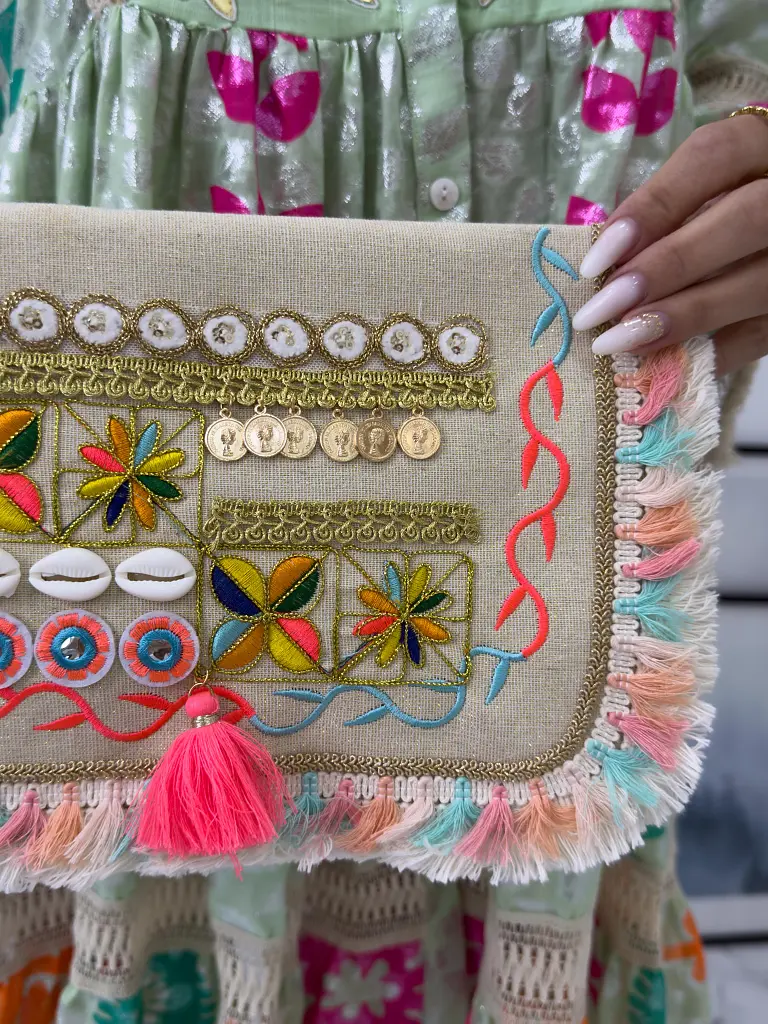 Hímzett női táska ESMA - next