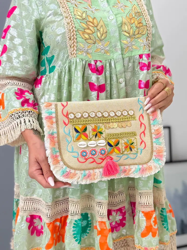 Hímzett női táska ESMA