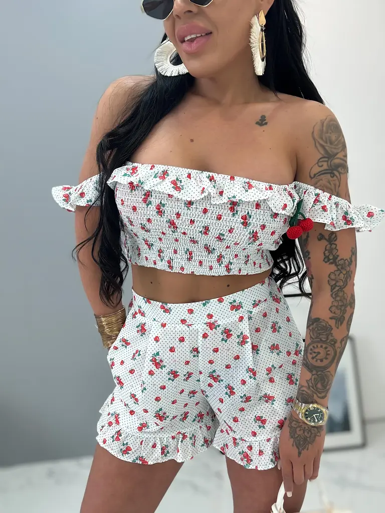 Fehér pamut együttes eprecskékkel BERRY 