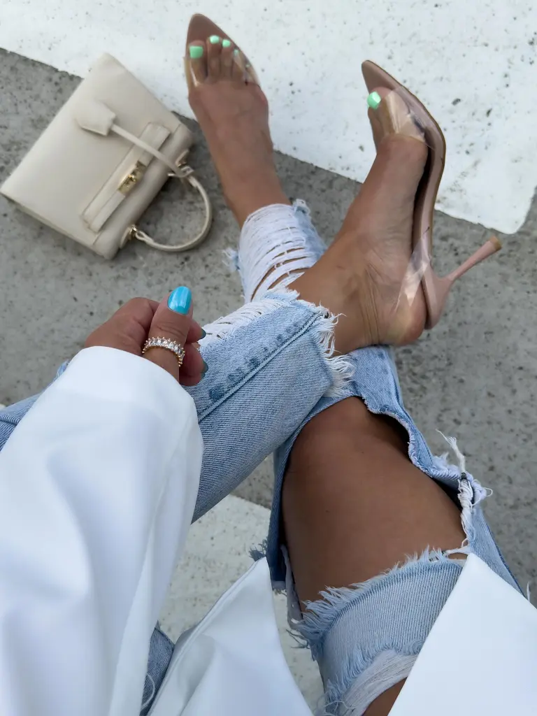 Áttetsző szandál NOREL