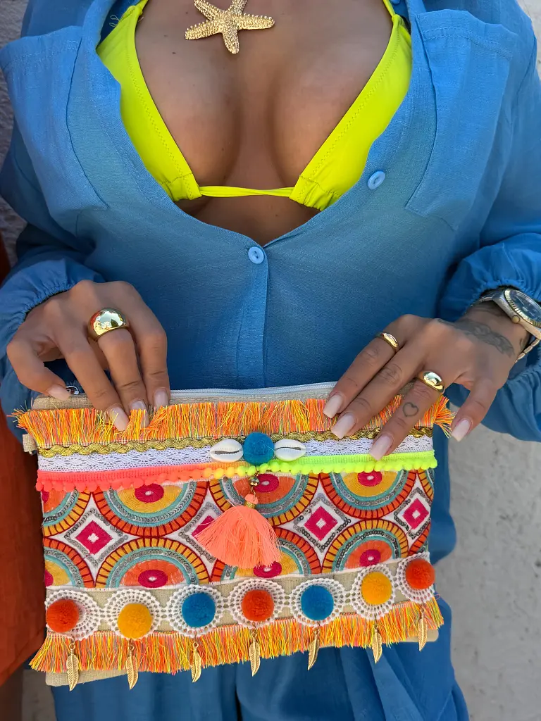 Hímzett női táska ESTERA