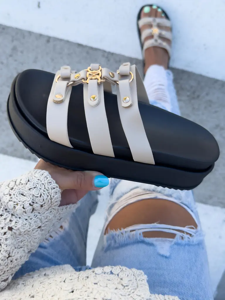 Bézs platformos női papucs OLIVA - next