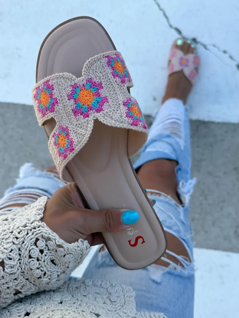 Elegáns hímzett papucs MYSTRA