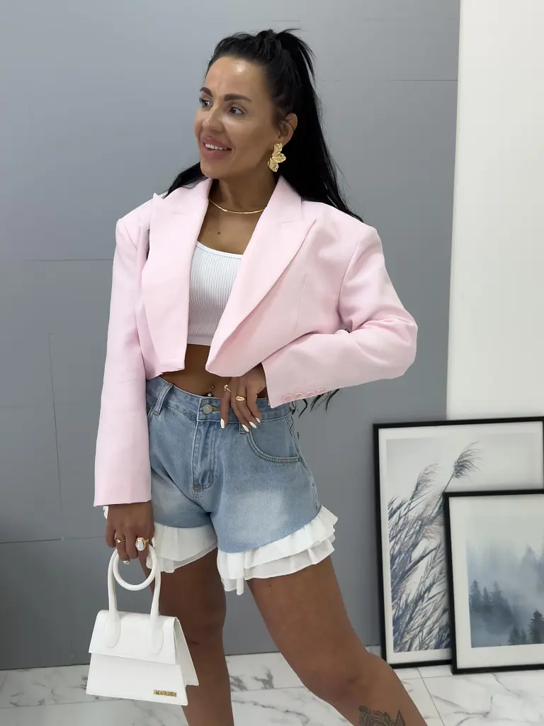 Rövid crop zakó válltöméssel MADISON