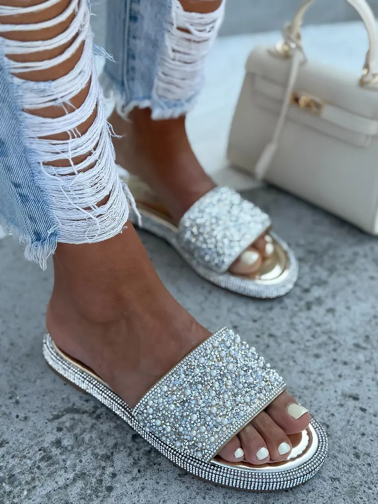 Kövekkel díszített papucs SHIRLEY - next