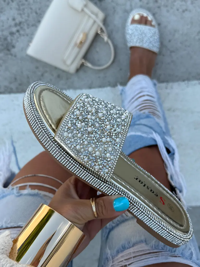 Kövekkel díszített papucs SHIRLEY