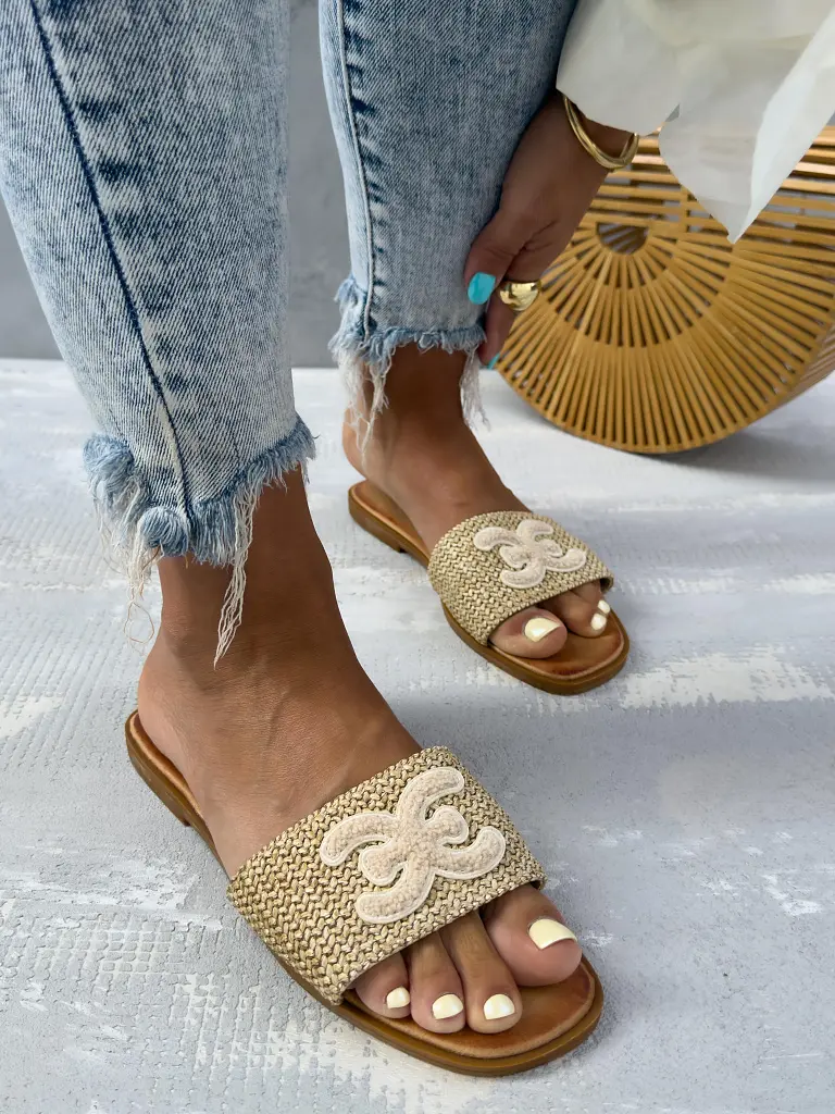 Bézs női papucs DEBRA