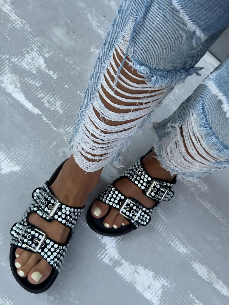 Kövekkel díszített papucs VIRGINIA - next