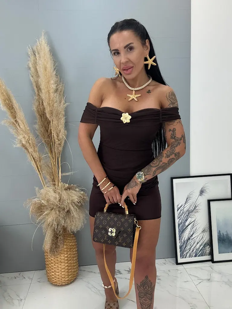 Barna sifon ruha arany dísszel LYGIA - next