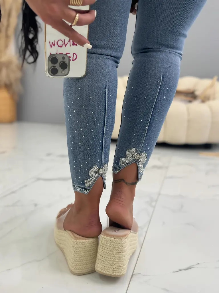 Kövekkel és gyöngyökkel díszített skinny farmer - next