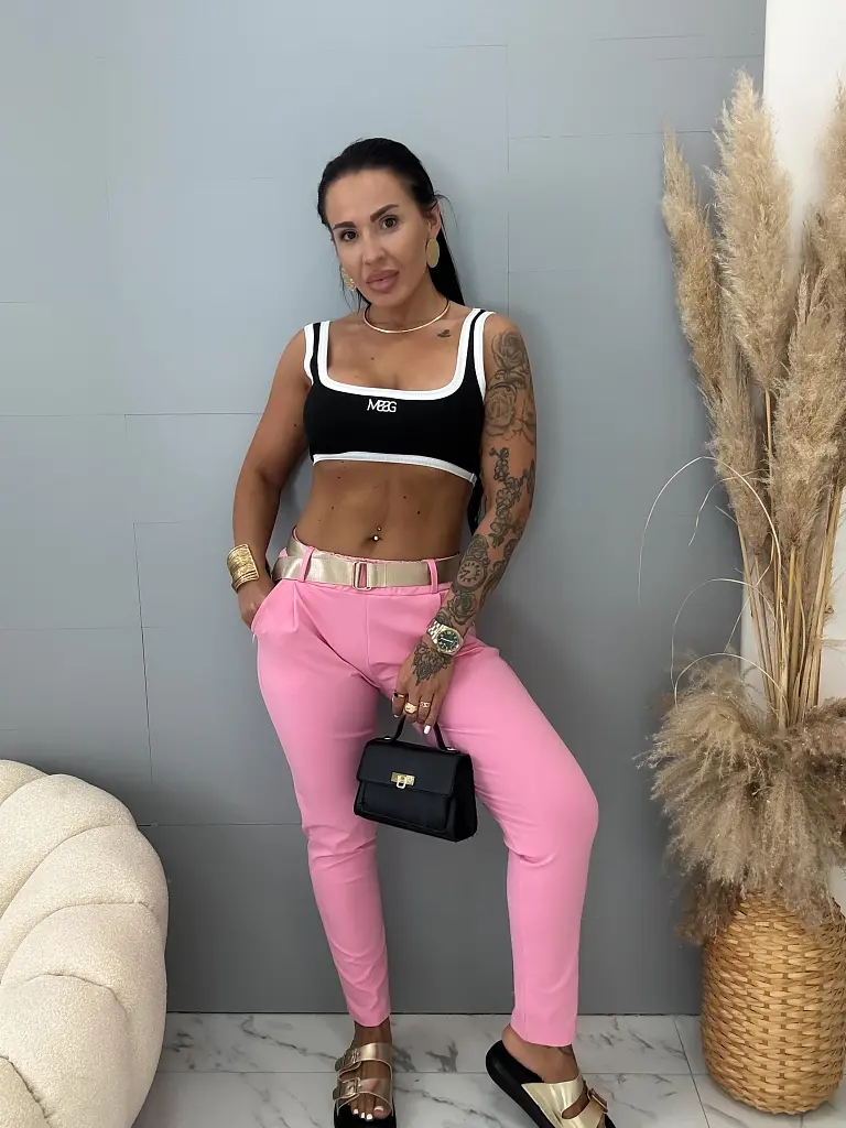 Gumis derekú sportosan elegáns nadrág övvel MAYSA