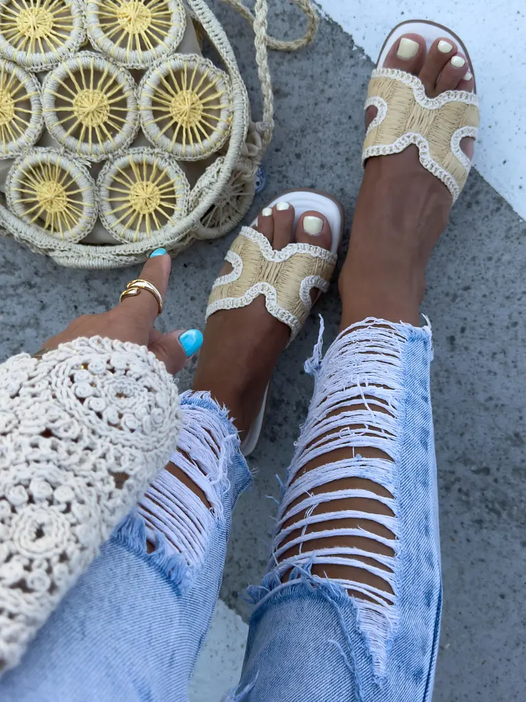 Bézs női papucs ATINA - next