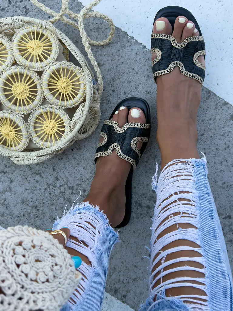 Fekete női papucs ATINA - next