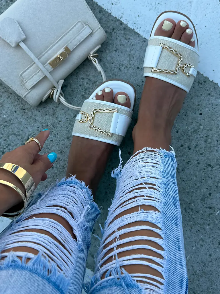 Női papucs arany színű dísszel RUBIN