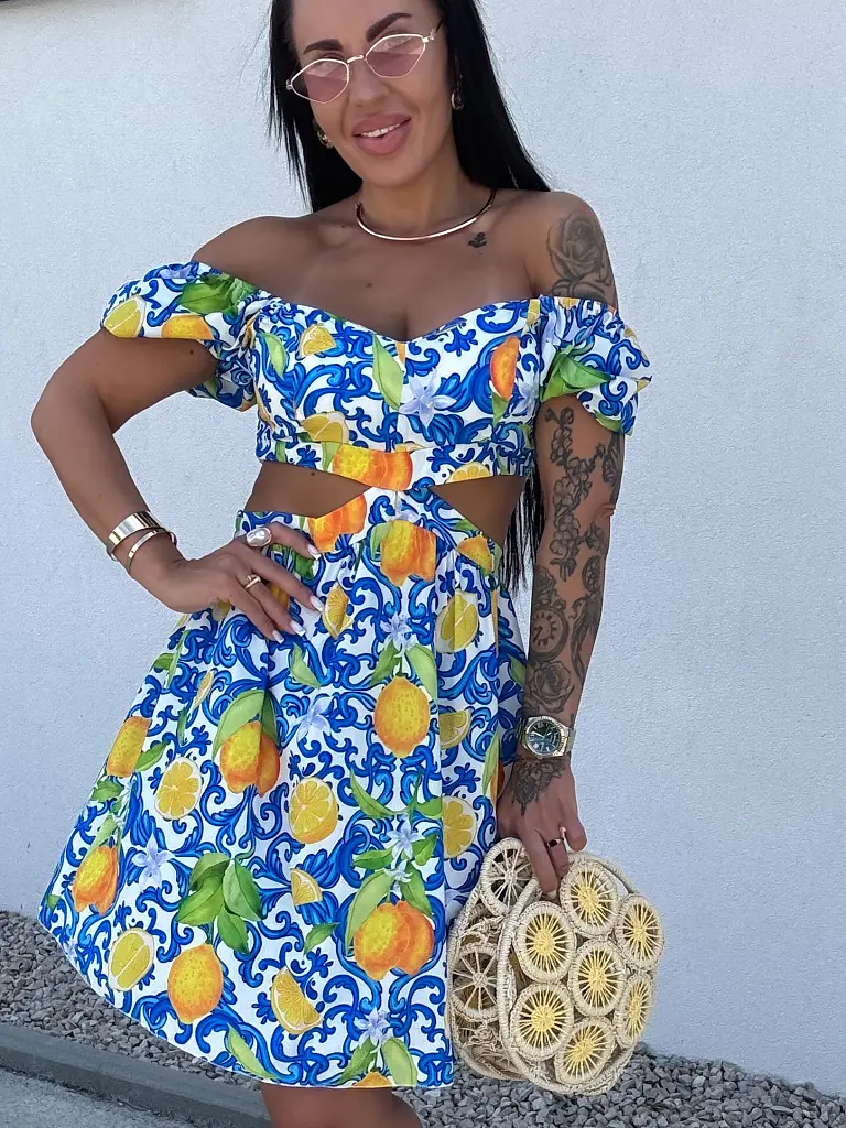 Mintás cut-out ruha melltöméssel GWENDOLIN - next