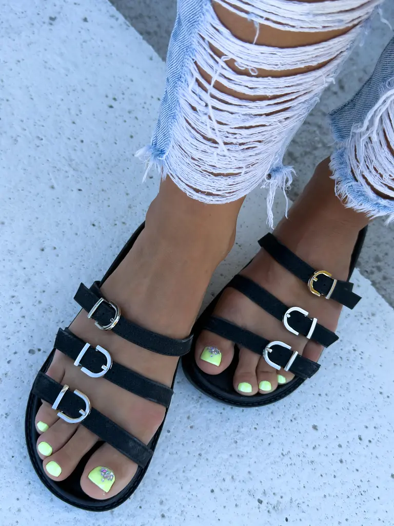 Fekete női papucs MALUBA