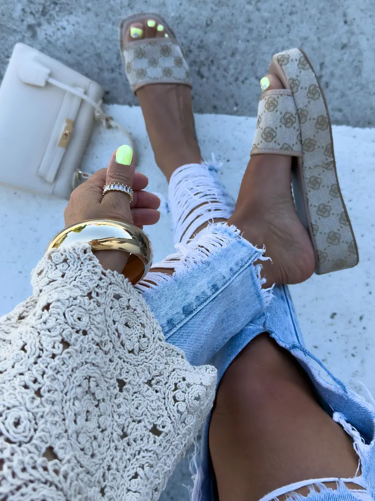 Platformos mintás női papucs TECA - next