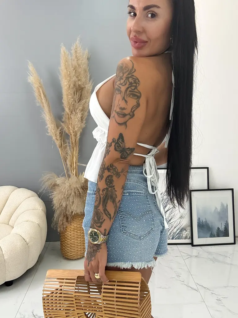 Fehér hátul nyitott top CASON - next