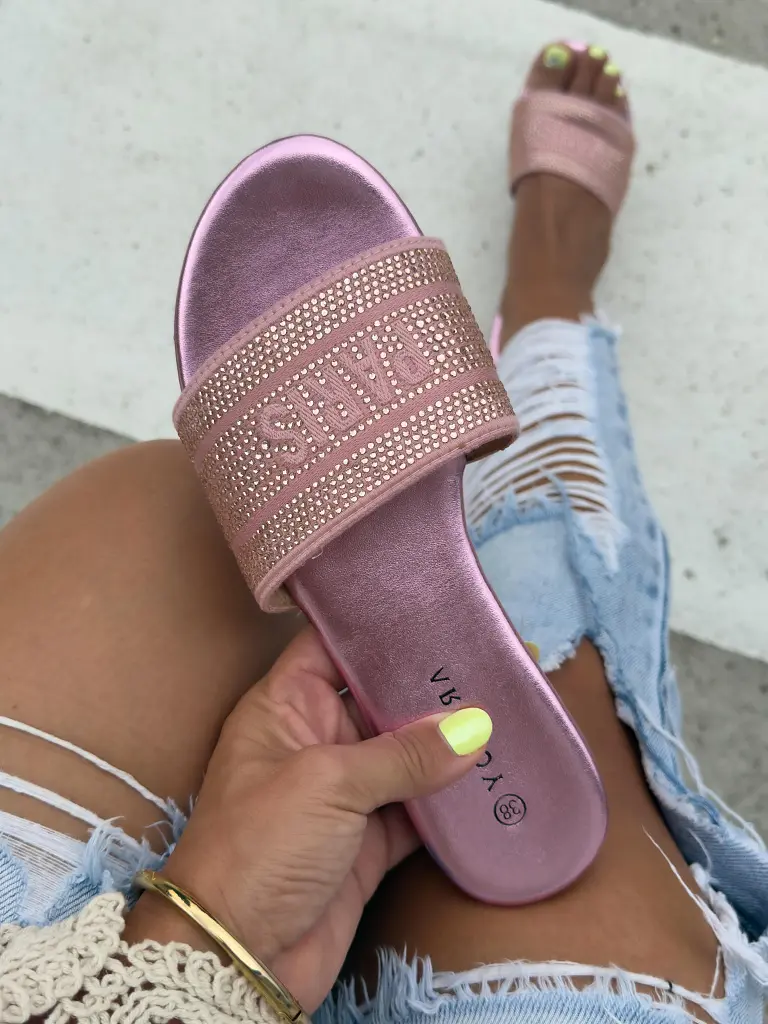 Kövekkel díszített papucs DETTY - next