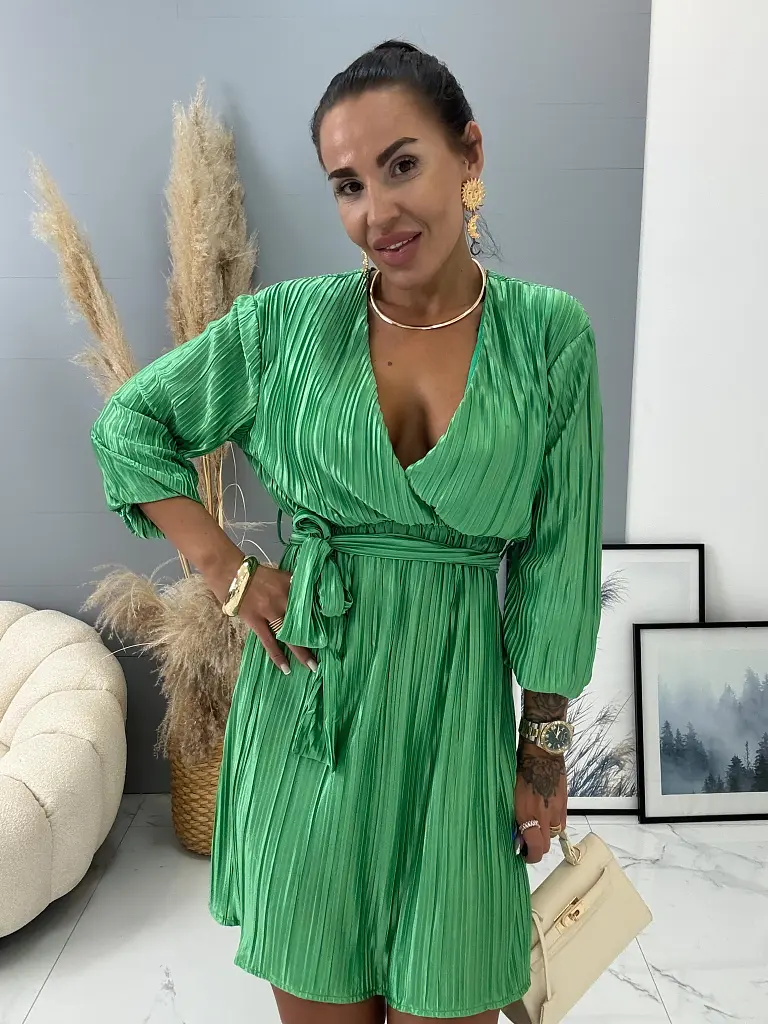 Plisszírozott öves ruha V-kivágással AMANDA