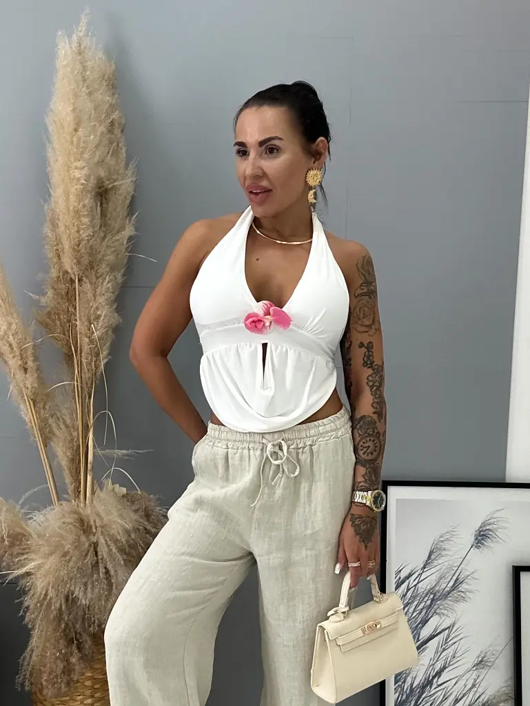 Fehér top melltöméssel ESMA