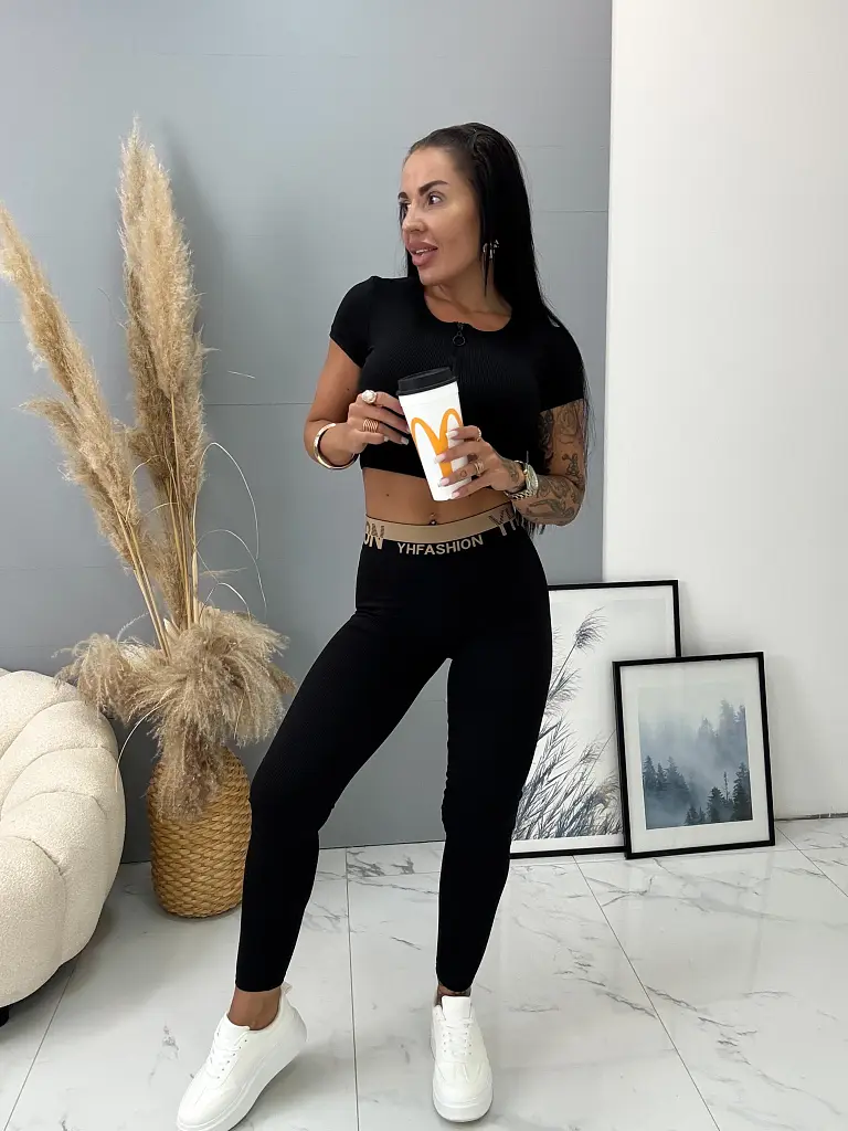 Bordázott anyagú sportos szett ROMERA