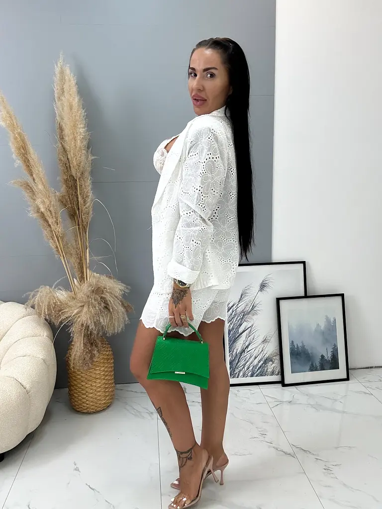 Prémium fehér hímzett együttes TIMEA - next