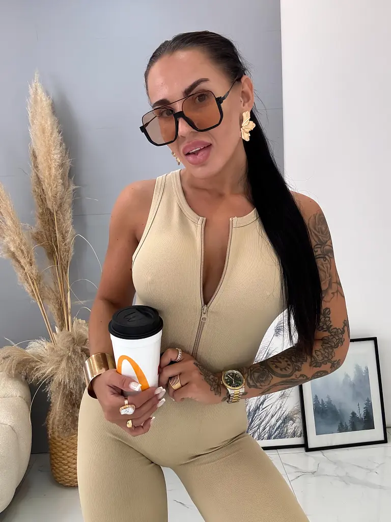 Alakformáló bordázott anyagú overál OLINDA