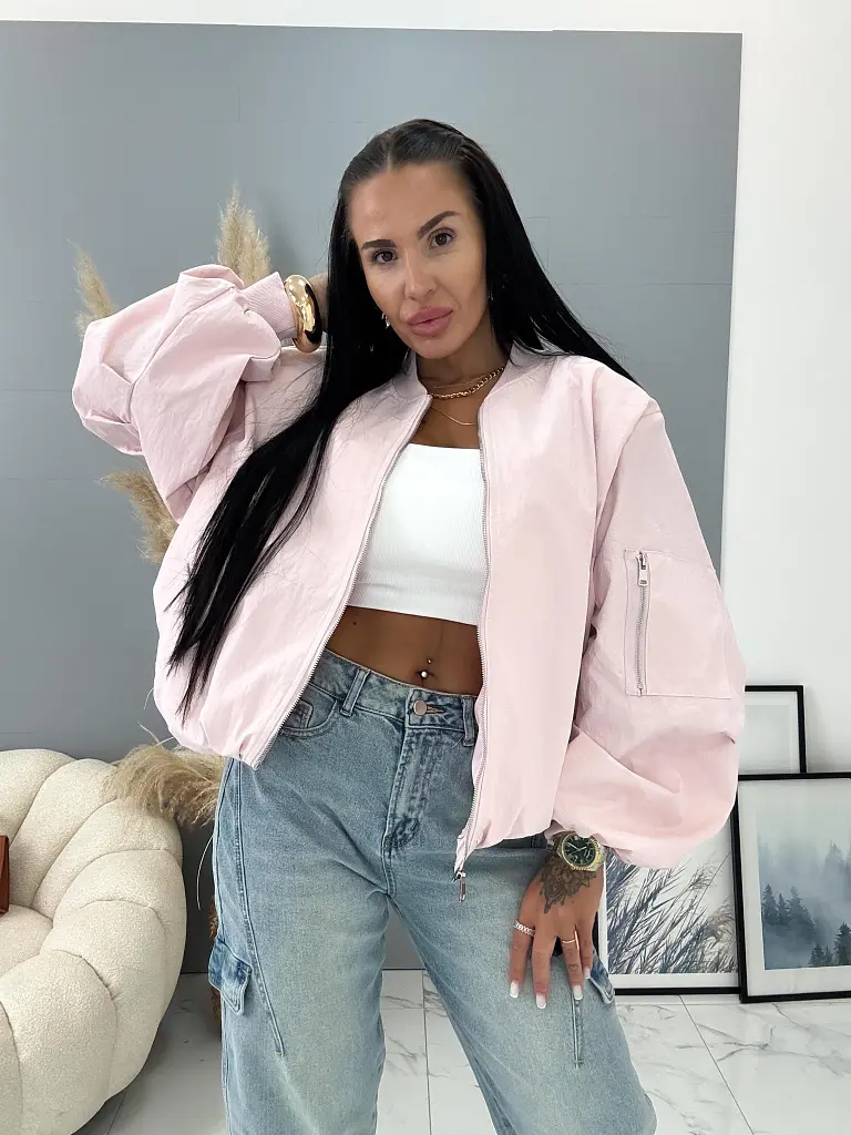 Válltöméses átmeneti baby pink bomber bunda AUREA