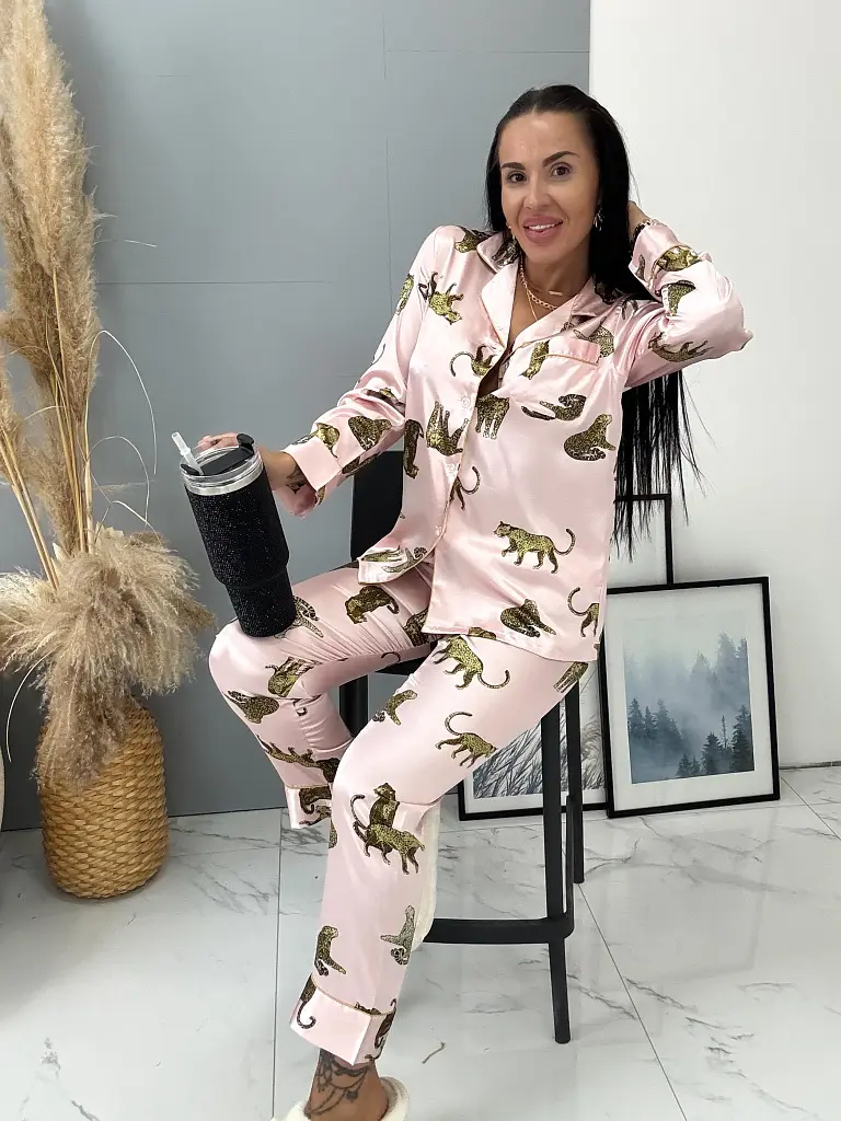 Mintás szatén pizsama SAFARI - next