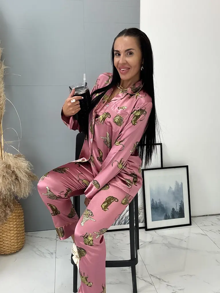 Mintás szatén pizsama SAFARI - next