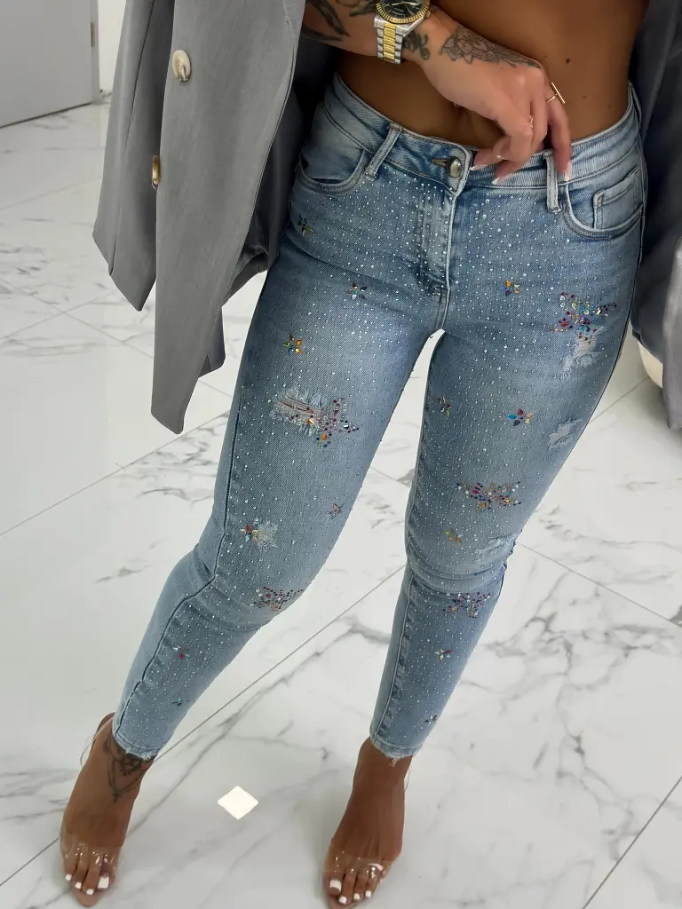 Színes kövekkel díszített push up farmer