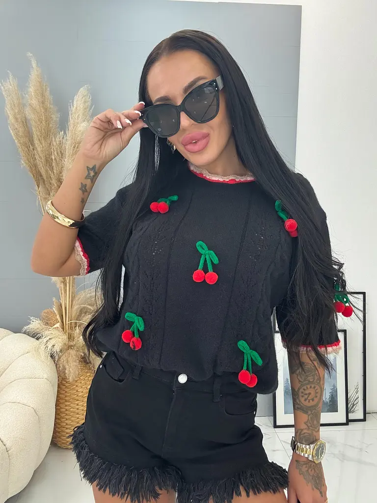 Rövidujjú pulóver cseresznyékkel LEANNA