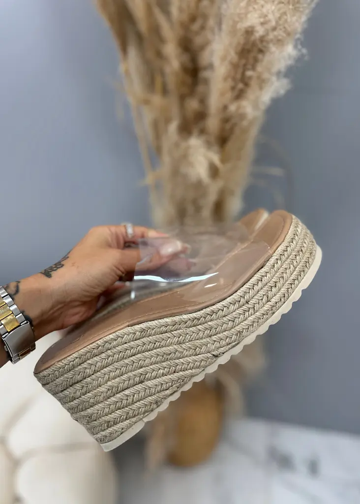 Áttetsző platformos szandál ALINA