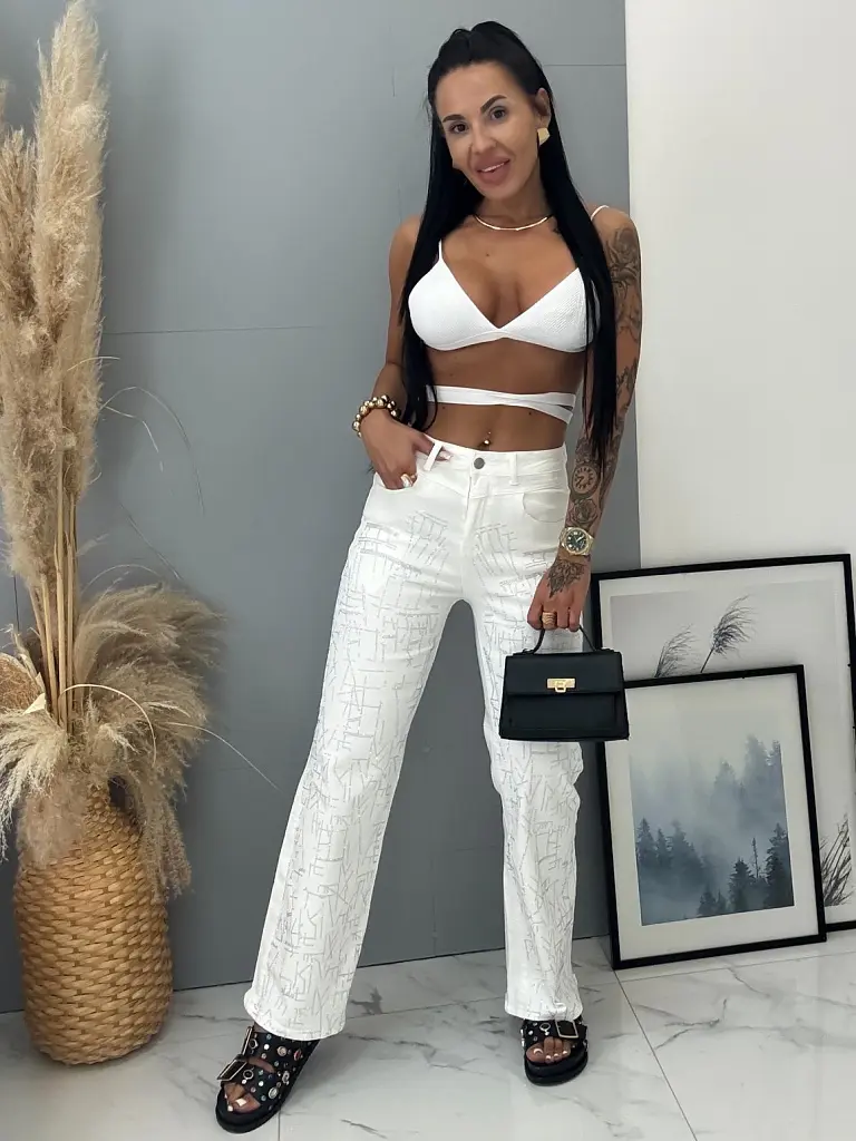 Kövecskékkel díszített trapéz farmer 