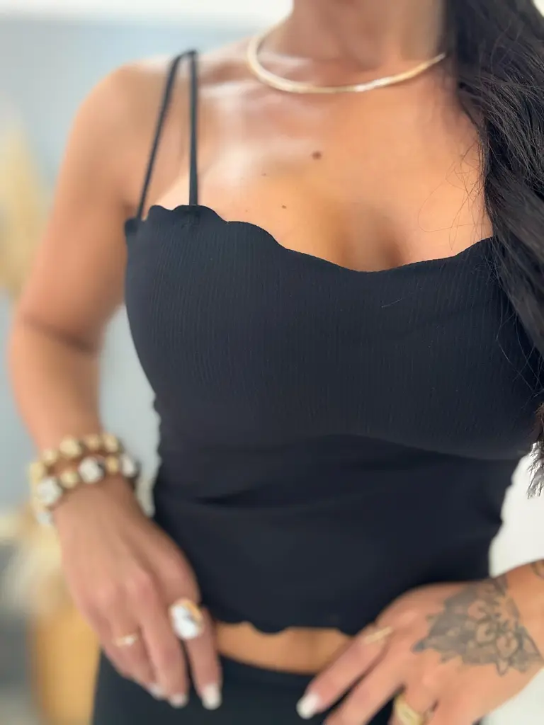 Bordázott anyagú top melltöméssel CAREN - next