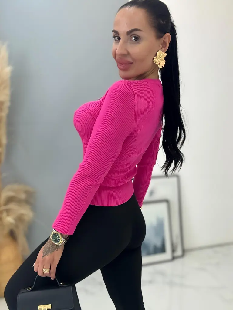 Kövekkel díszített bordázott anyagú pulóver MILA - next