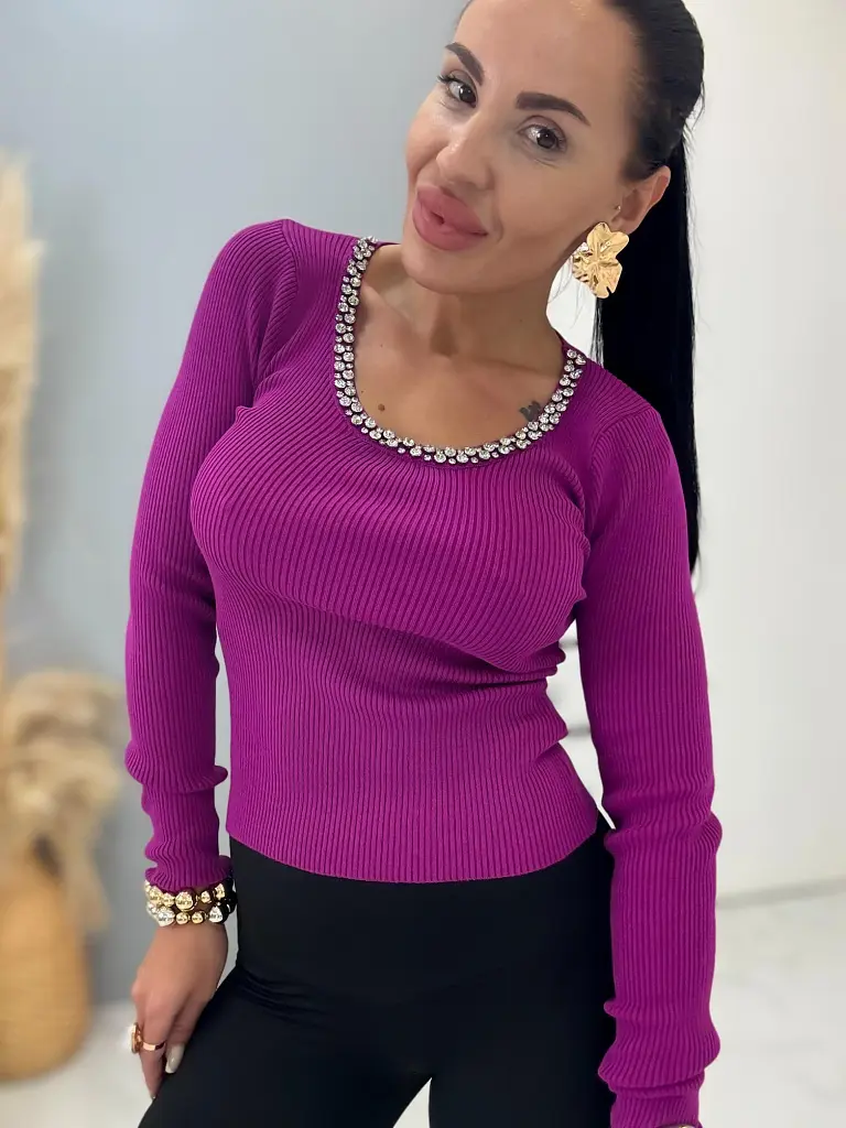 Kövekkel díszített bordázott anyagú pulóver MILA