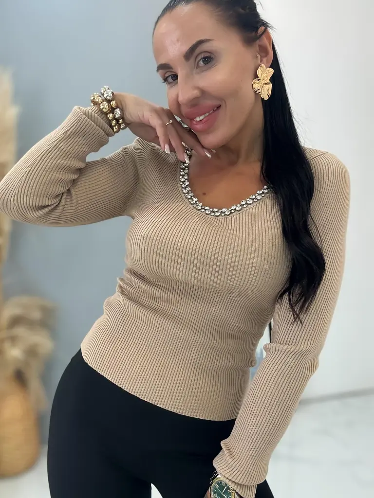 Kövekkel díszített bordázott anyagú pulóver MILA - next