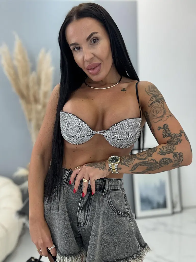 Kövekkel díszített bralet top ALANNA - next