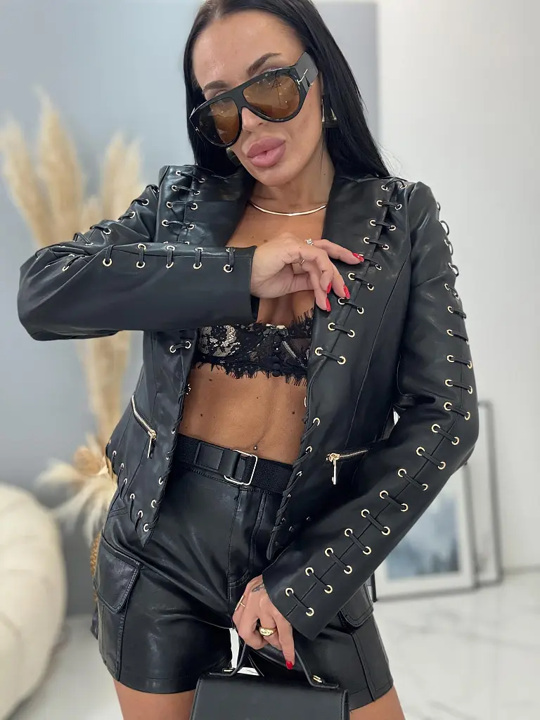 Extravagáns műbőr kabát TRENDY