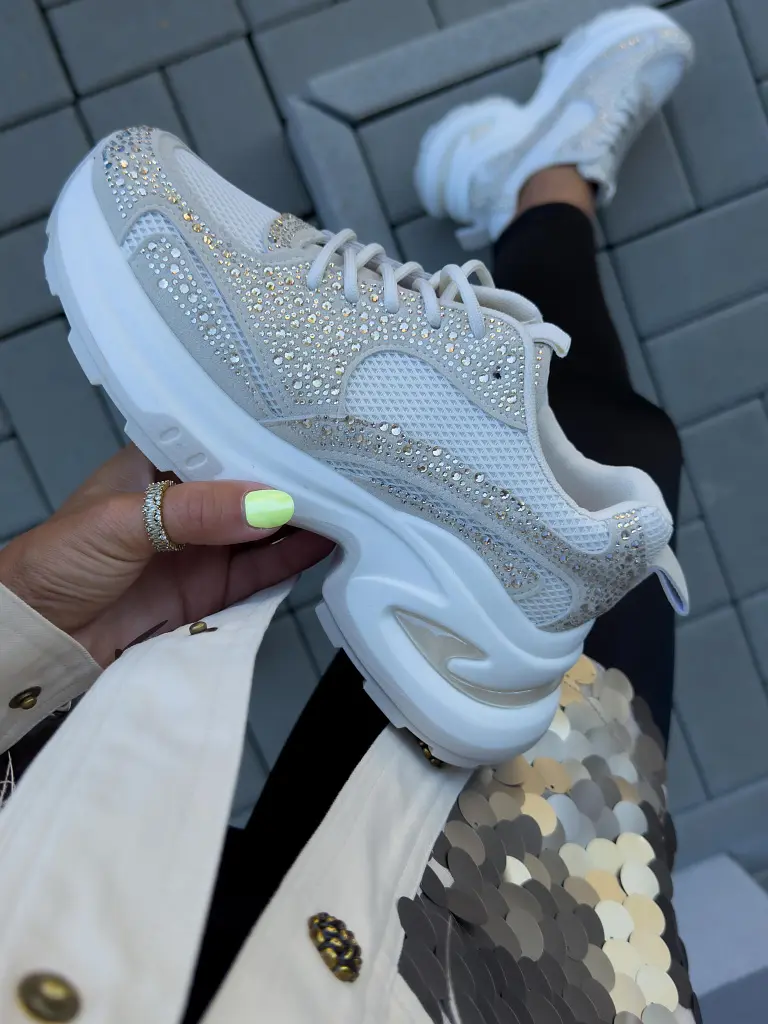 Kövekkel díszített platformos sportcipő AMARA