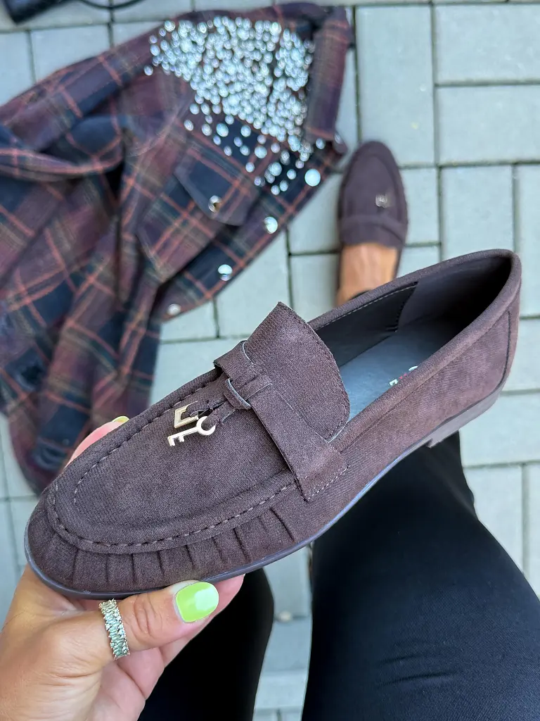 Mokaszín arany színű dísszel WRENA - next