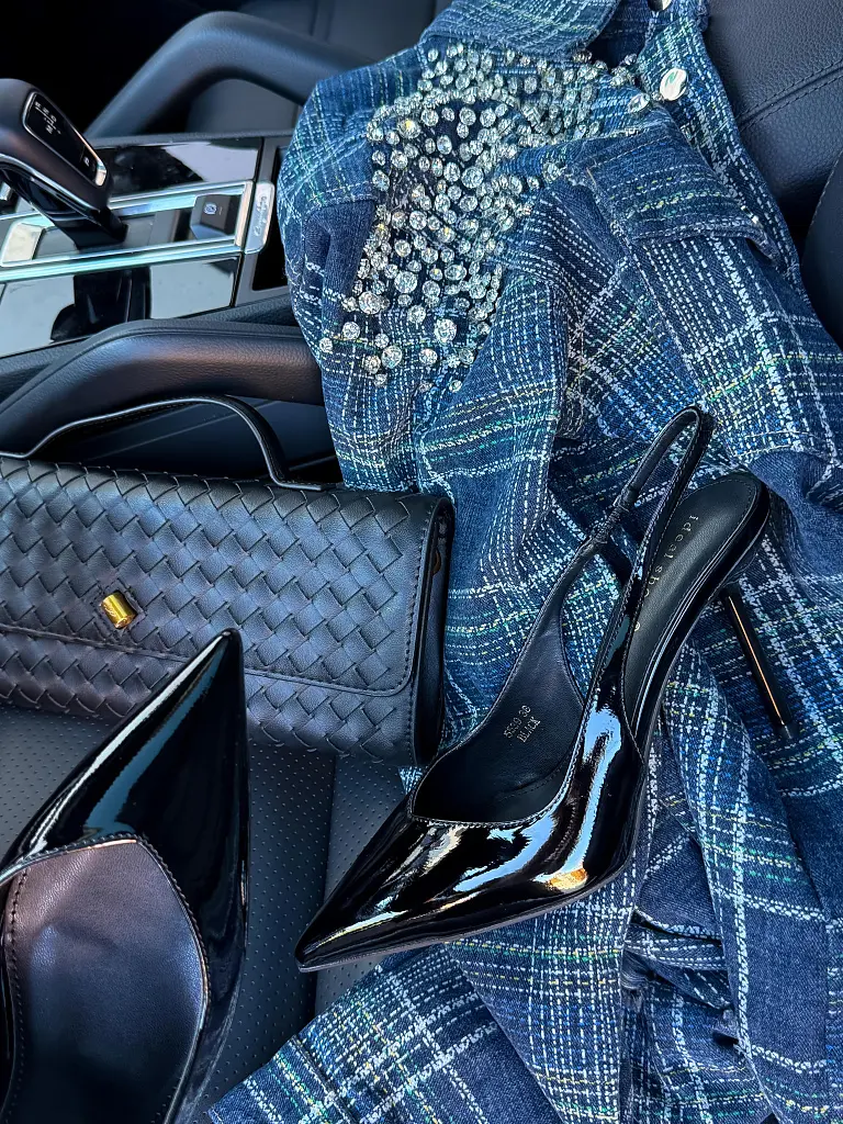 Fekete szandál CARMINE