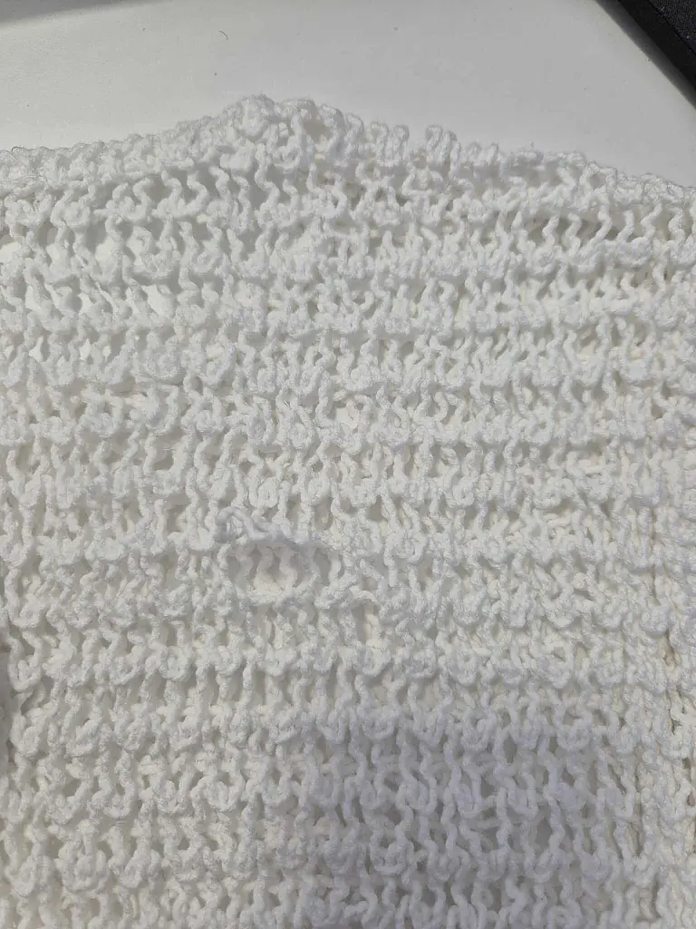 Fehér horgolt crop-blúz - next