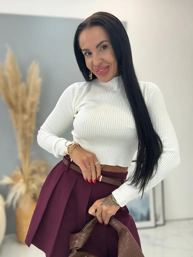 Bordázott anyagú crop pulóver KATRYN